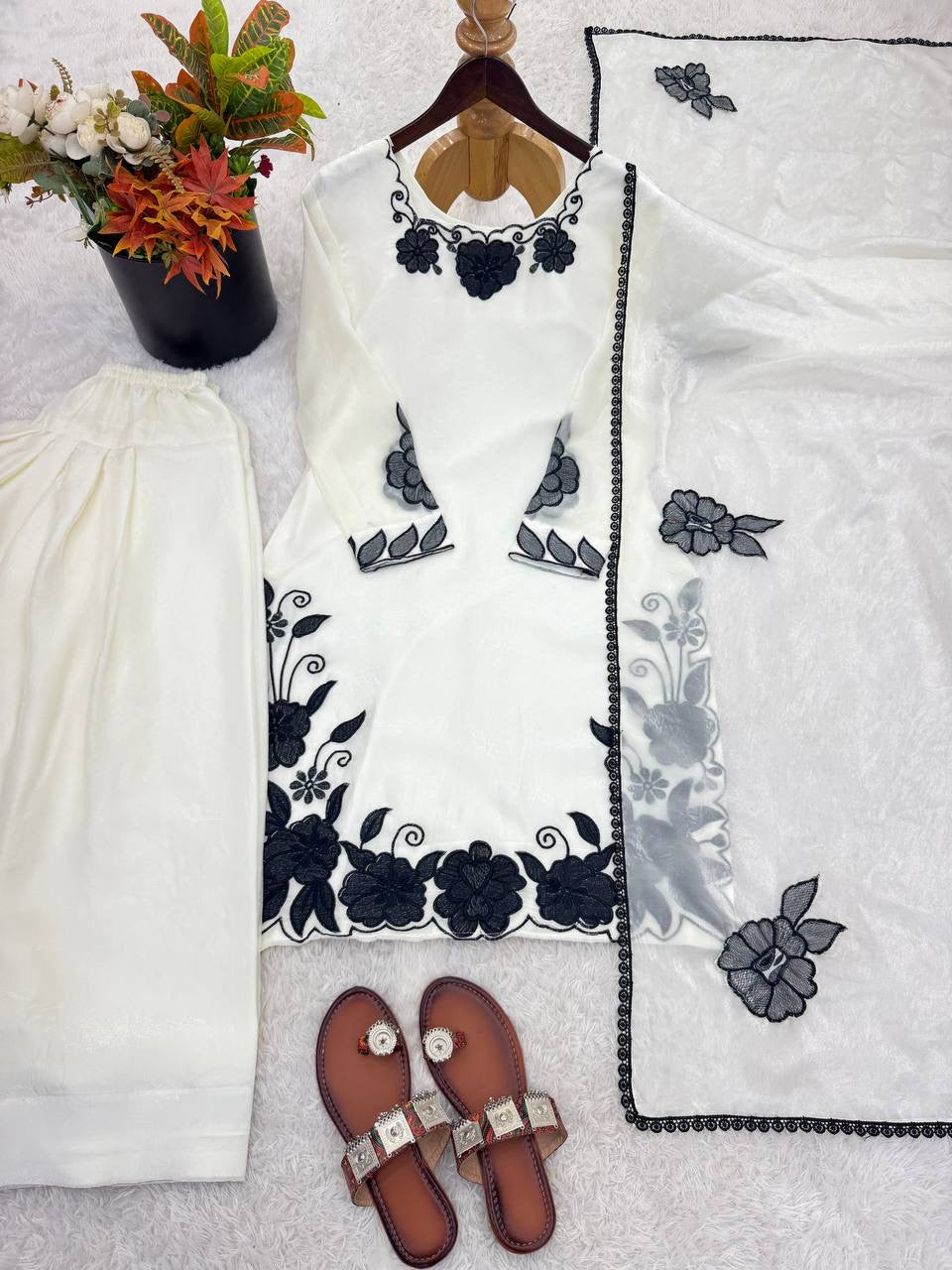 Fendy Silk Embroidery Thread Work Top, Farshi Pant & Dupatta Set