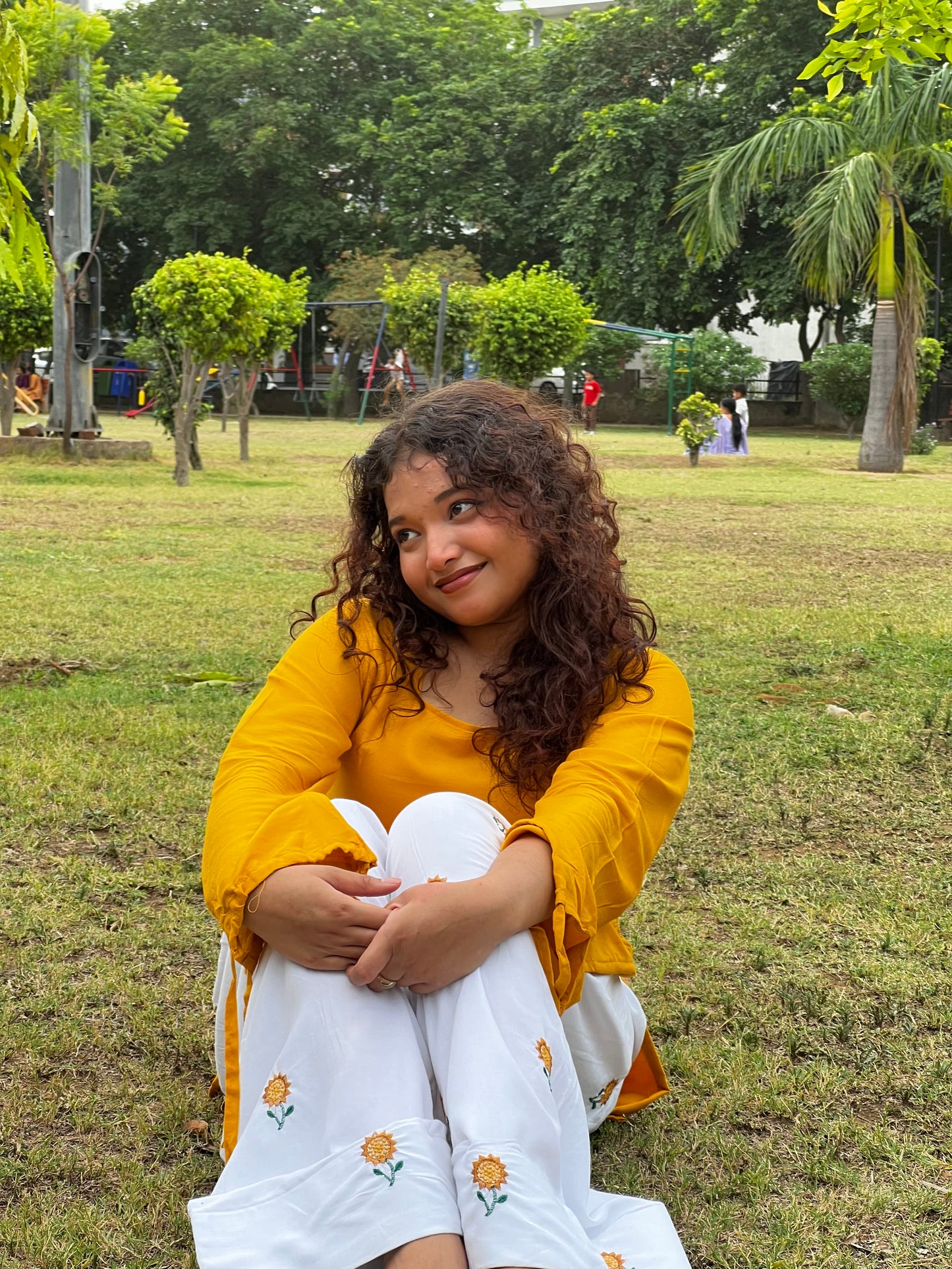 Viral Sunflower Farshi Set