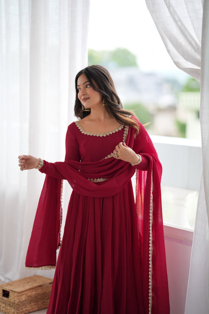 Premium Pure Mal Chanderi Fully Flared Anarkali Set With Dupatta And Pant