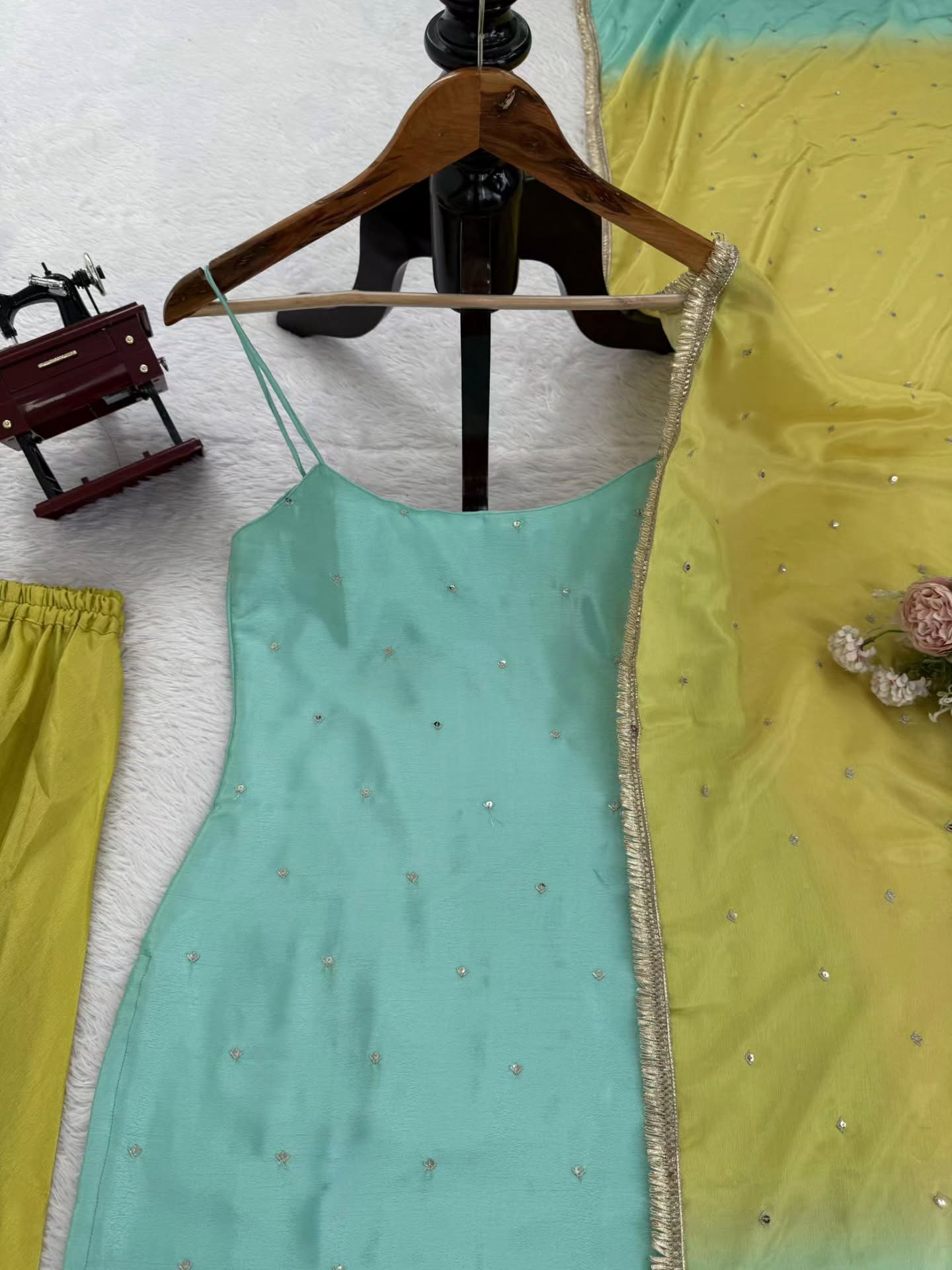 Chinon Silk 3-piece ethnic set